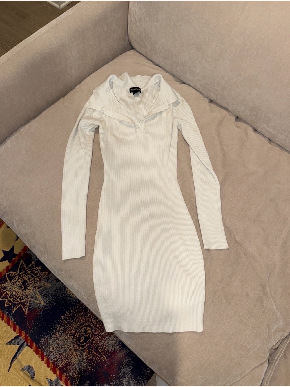 Pretty Little Thing - Long Sleeve Ribbed Knit Dress in White